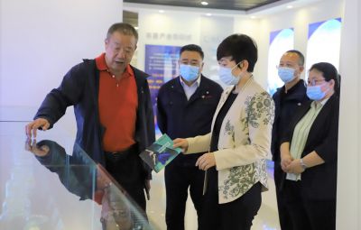 市委常委、宣傳部部長韋青到寶泰隆走訪調(diào)研